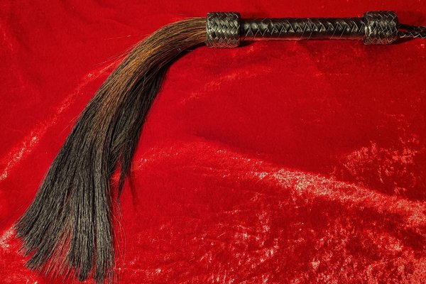 Rosshaarpeitsche mit Haarlänge bis 35cm schwarz